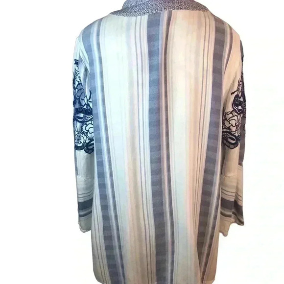 Chicos Size 2 (12/14) Blue and White Stripe Embroidered Blouse V-Neck 3/4 sleeve - Picture 6 of 6